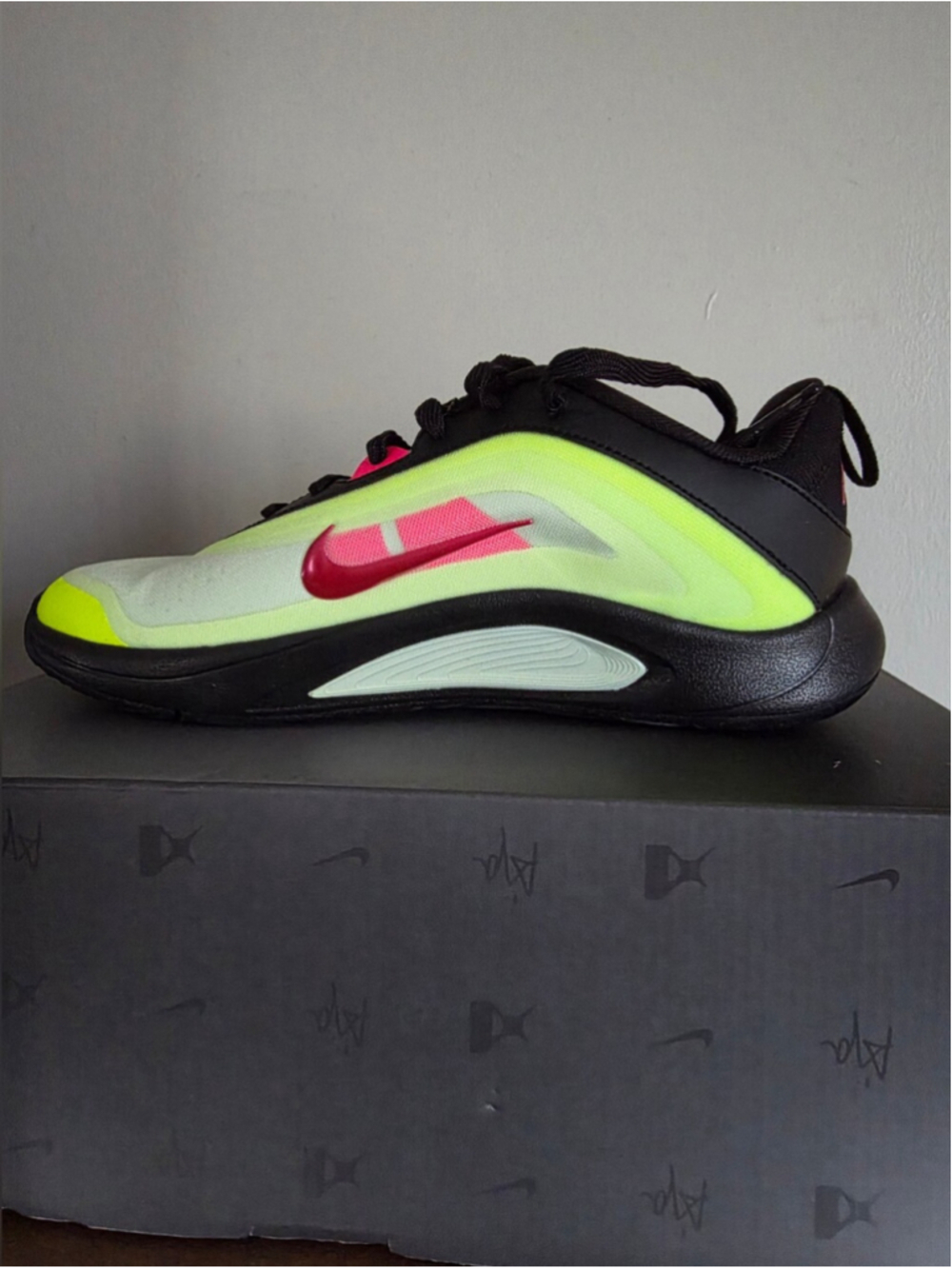 Nike A'One Se Women Size 5.5 Youth Size 4 Box With No Lid